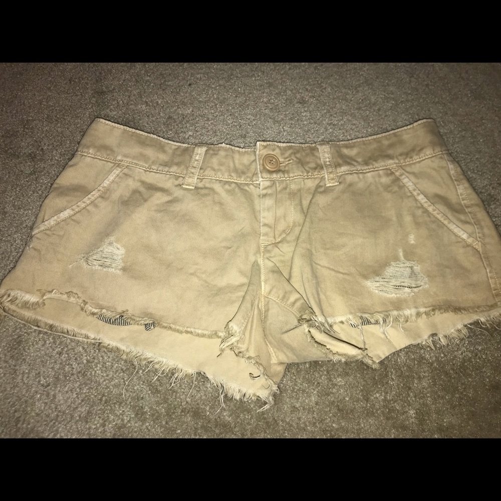 American eagle tan shorts